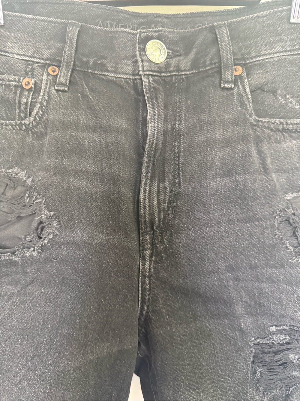 American Eagle Outfitters 90’s Boyfriend Black Distressed Denim Jean Shorts Sz 8 - Picture 2 of 15